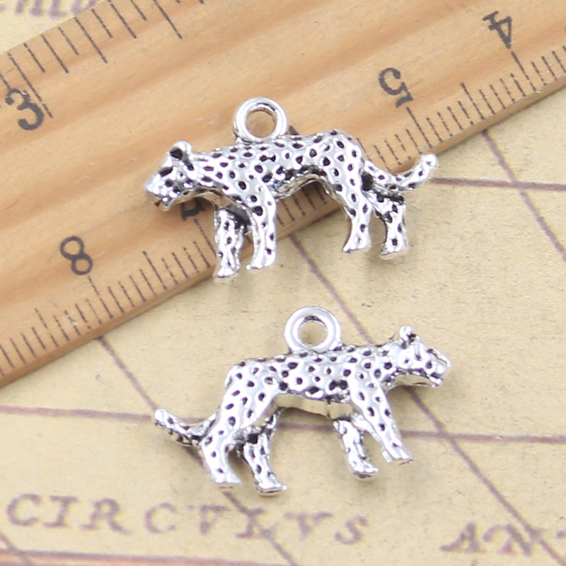 Vintage Fashion Finds - 10pcs Charms 3D Animal Cheetah Leopard