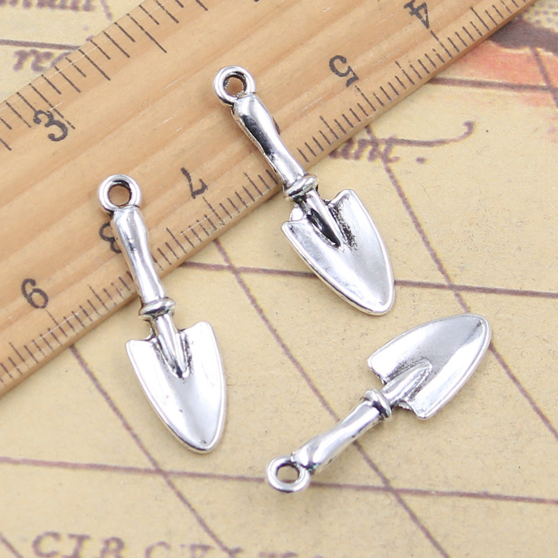 Vintage Fashion Finds - 20pcs Charms Tools Shovel Spade 30x9mm