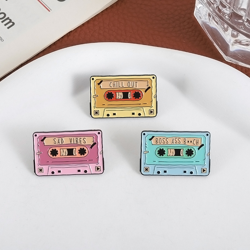 Vintage Music Tape Enamel Broo - đánh giá và giá Vintage Vibes Fashion