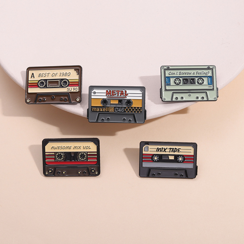 Vintage Music Tape Enamel Broo - đánh giá và giá Vintage Vibes Fashion
