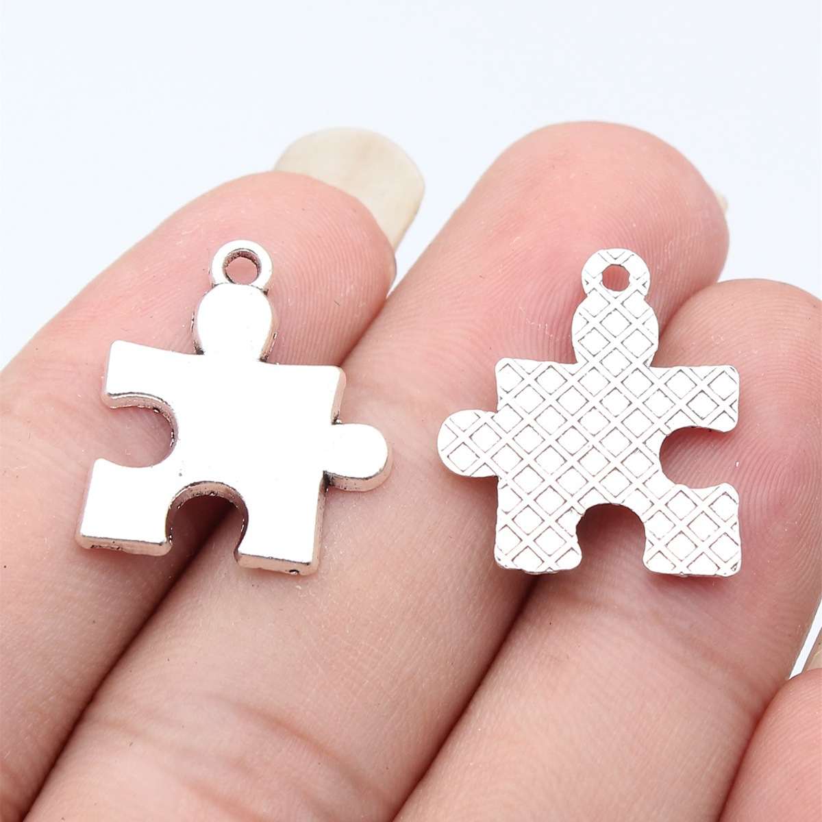 WYSIWYG 10pcs 23x20mm 2 Colors - đánh giá và giá Vintage Fashion Pieces